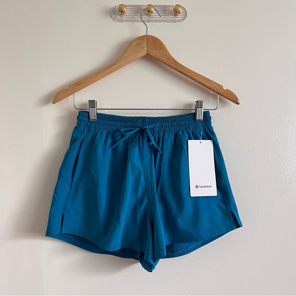 Lululemon Pace Rival High-Rise Short 3"
Hawaiian Blue
Size 4